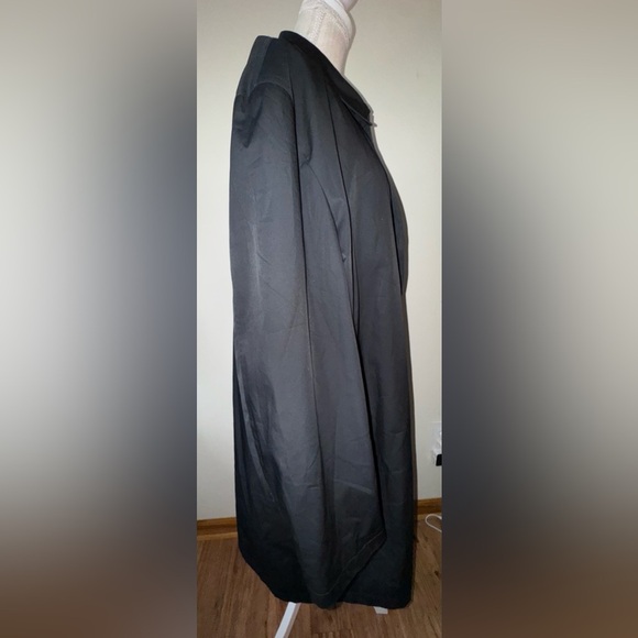 Sanyo Men's long Black, Water Resistant lined Trench SIZE R-48. Vintage - Picture 2 of 14